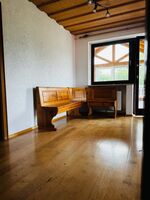 Eine großzügige Essecke ( Tisch folgt ) Eine großzügige Essecke ( Tisch folgt )
