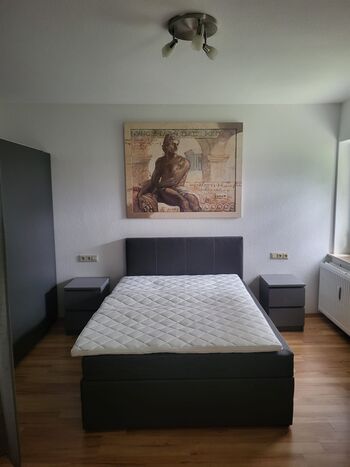 Voll möblierte 2-Raum-EG-Wohnung mit Balkon und EBK in HN Voll möblierte 2-Raum-EG-Wohnung mit Balkon und EBK in HN