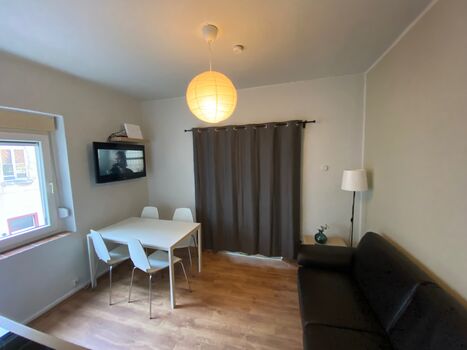 EMAS 5 / Whg. mit 3 Einzelbetten, WLAN, Küche, Waschmaschine Bild 3 EMAS 5 / Whg. mit 3 Einzelbetten, WLAN, Küche, Waschmaschine Bild 3