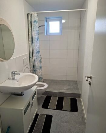 Bad mit Dusche Bad mit Dusche
