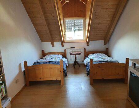 2. Zweibettzimmer mit 100 cm Betten 2. Zweibettzimmer mit 100 cm Betten