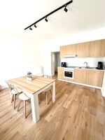 Vollausgestatte Küche mit E Geräte / Ofen Kochplatte Airfiyer Kaffemaschine Toaster und Wasserkocher Vollausgestatte Küche mit E Geräte / Ofen Kochplatte Airfiyer Kaffemaschine Toaster und Wasserkocher