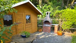 Gartenhäuschen zum Verweilen mit Grillmöglichkeit Gartenhäuschen zum Verweilen mit Grillmöglichkeit