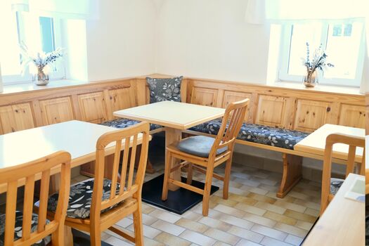 "PENSION Berggasse": Gemeinschaftsküche · WLAN · Smart-TV · Parkplätze Bild 5 "PENSION Berggasse": Gemeinschaftsküche · WLAN · Smart-TV · Parkplätze Bild 5