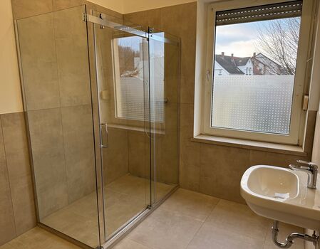 Moderne, ruhige 3-Zimmer-Wohnung mit Parkplatz Moderne, ruhige 3-Zimmer-Wohnung mit Parkplatz