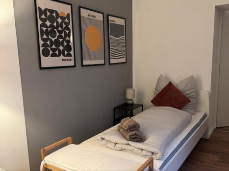 Ferienwohnung in Köthen mit 4 Schlafzimmern und 2 Bädern Ferienwohnung in Köthen mit 4 Schlafzimmern und 2 Bädern