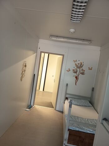 Möblierte Container-Zimmer mit 2–4 Betten zu vermieten – Für Obrázok 3 Möblierte Container-Zimmer mit 2–4 Betten zu vermieten – Für Obrázok 3