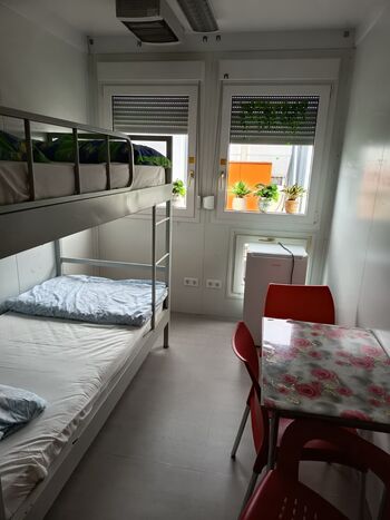 Möblierte Container-Zimmer mit 2–4 Betten zu vermieten – Für Obrázok 4 Möblierte Container-Zimmer mit 2–4 Betten zu vermieten – Für Obrázok 4