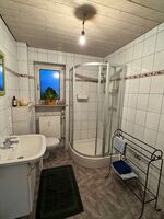 Bad mit Dusche Bad mit Dusche