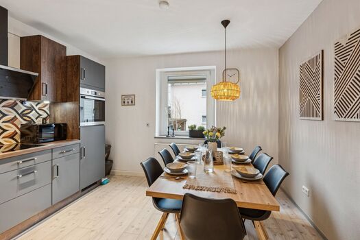 große Küche mit großen Essbereich große Küche mit großen Essbereich