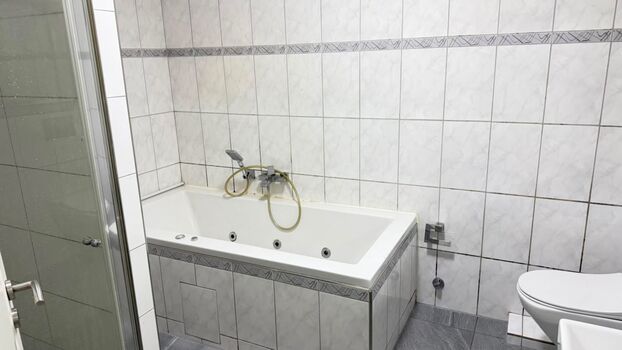 Große Wohnung mit Garten Bild 5 Große Wohnung mit Garten Bild 5