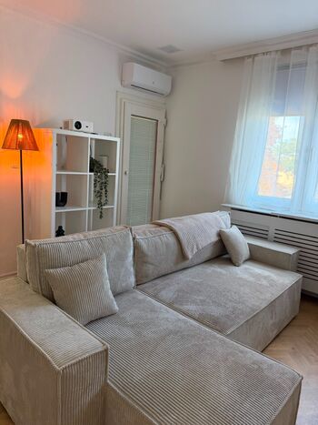 Großzügiges Apartment nahe Flughafen Wien Schwechat Großzügiges Apartment nahe Flughafen Wien Schwechat
