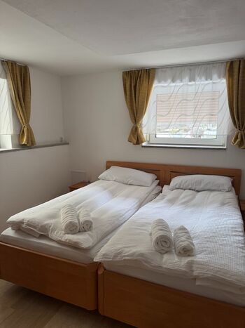 Schlafzimmer Nr.2 + Einzelbett Schlafzimmer Nr.2 + Einzelbett