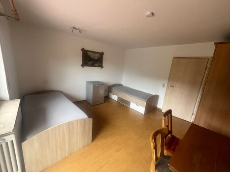 Zimmer 2 Große Wohnung Zimmer 2 Große Wohnung