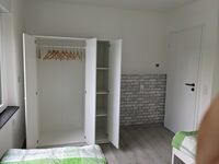 Kernsanierte neu möblierte EG-Wohnung, 4 DZ mit Einzelbetten Bild 10 Kernsanierte neu möblierte EG-Wohnung, 4 DZ mit Einzelbetten Bild 10