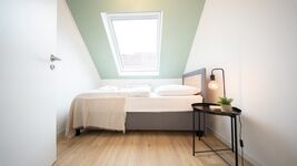 Einzelbett in kleinem Schlafzimmer Einzelbett in kleinem Schlafzimmer