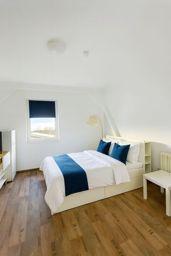 7 ruhige, zentrale Zimmer ab 01.01.26 7 ruhige, zentrale Zimmer ab 01.01.26