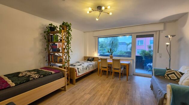 Große Wohnung für 3-7 Leute mit Balkon und extra WC + eigener Parkplatz Picture 2 Große Wohnung für 3-7 Leute mit Balkon und extra WC + eigener Parkplatz Picture 2