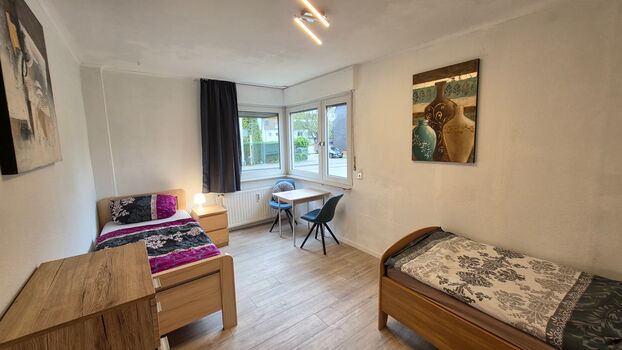 Große Wohnung für 3-7 Leute mit Balkon und extra WC + eigener Parkplatz Picture 3 Große Wohnung für 3-7 Leute mit Balkon und extra WC + eigener Parkplatz Picture 3