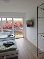Zimmer 4 mit eigenem Balkon Zimmer 4 mit eigenem Balkon