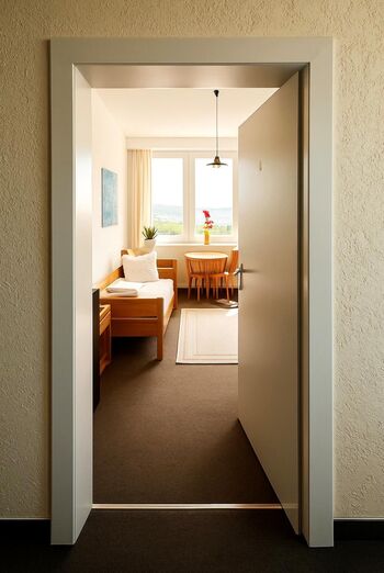 40 Einzel + Doppelzimmer | Raucher/Nichtraucher Zimmer | Parkplatz 40 Einzel + Doppelzimmer | Raucher/Nichtraucher Zimmer | Parkplatz