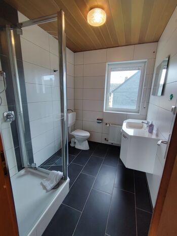 Große Wohnung, 3 Doppelzimmer Max. 7 Pers. Top Anbindung Bild 3 Große Wohnung, 3 Doppelzimmer Max. 7 Pers. Top Anbindung Bild 3