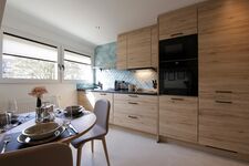 3-2-1meins Schloss Burg Business Apartment Komplettes Apartment mit 3 Schlafräumen für bis zu 6 Personen. Zwei Zweibettzimmer und eine Schlafcouch im Wohnzimmer. Voll ausgestattete Küche, Badezimmer, WLAN und Essbereich vorhanden. Ideal für Monteure und Geschäftsreisende. 3-2-1meins Schloss Burg Business Apartment Komplettes Apartment mit 3 Schlafräumen für bis zu 6 Personen. Zwei Zweibettzimmer und eine Schlafcouch im Wohnzimmer. Voll ausgestattete Küche, Badezimmer, WLAN und Essbereich vorhanden. Ideal für Monteure und Geschäftsreisende.