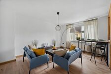 Frisch renoviert + modern eingerichtet 4 Zimmer Apartment Bild 2 Frisch renoviert + modern eingerichtet 4 Zimmer Apartment Bild 2