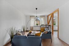 Frisch renoviert + modern eingerichtet 4 Zimmer Apartment Bild 3 Frisch renoviert + modern eingerichtet 4 Zimmer Apartment Bild 3