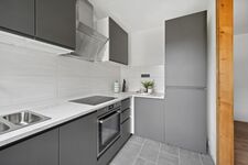 Frisch renoviert + modern eingerichtet 4 Zimmer Apartment Bild 6 Frisch renoviert + modern eingerichtet 4 Zimmer Apartment Bild 6