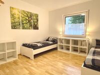 Balkon und Parkplätze | 3-12 Personen | Einzelzimmer möglich Bild 5 Balkon und Parkplätze | 3-12 Personen | Einzelzimmer möglich Bild 5