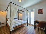Schlafzimmer 2: 2 Schlafplätze im 180 cm Kingsize-Bett Schlafzimmer 2: 2 Schlafplätze im 180 cm Kingsize-Bett