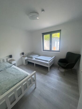 Max 13 Person 2 Bäder/2 Küchen / 6 Zimmer near Tesla Bild 2 Max 13 Person 2 Bäder/2 Küchen / 6 Zimmer near Tesla Bild 2