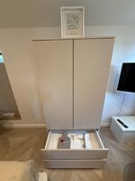 Kleiderschrank mit Safe Kleiderschrank mit Safe