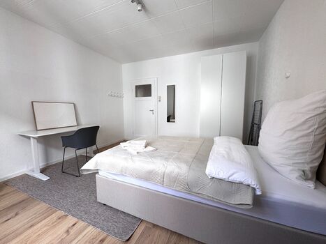 2 Wohnungen mit Einzelzimmern und 120cm Hotelbetten 2 Wohnungen mit Einzelzimmern und 120cm Hotelbetten