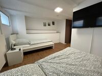 Schlafzimmer 1 von 4 Schlafzimmer 1 von 4