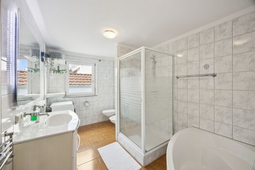 Kaiserstuhl Oase - 4BR/ Küche/ Waschtrockner/Hof Kaiserstuhl Oase - 4BR/ Küche/ Waschtrockner/Hof