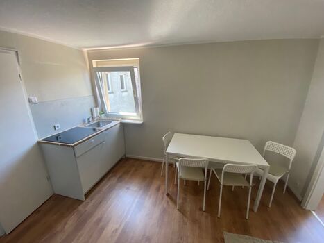 EMAS 6 / Whg. mit 3 Einzelbetten, WLAN, Küche, Waschmaschine Bild 4 EMAS 6 / Whg. mit 3 Einzelbetten, WLAN, Küche, Waschmaschine Bild 4