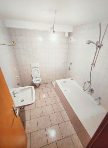 Wunderschöne und geräumige Wohnung mit kurzen Wegen Wunderschöne und geräumige Wohnung mit kurzen Wegen