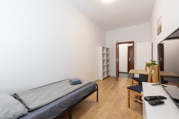 FLEX Aparts - große, möblierte 3-Raum Wohnung in Zwickau Bild 4 FLEX Aparts - große, möblierte 3-Raum Wohnung in Zwickau Bild 4