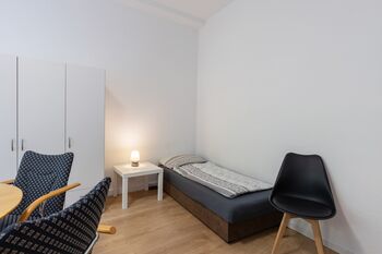 FLEX Aparts - große, möblierte 3-Raum Wohnung in Zwickau Bild 2 FLEX Aparts - große, möblierte 3-Raum Wohnung in Zwickau Bild 2