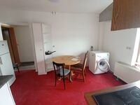 3-Zi-Whg frei, sep. Whg an Fa., Gruppen ab 15 E Picture 12 3-Zi-Whg frei, sep. Whg an Fa., Gruppen ab 15 E Picture 12