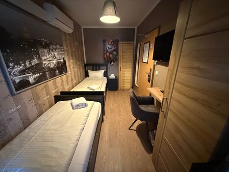 Zweibettzimmer mit Gemeinschaftsbad Zweibettzimmer mit Gemeinschaftsbad