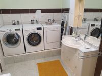 Badezimmer mit Waschmaschinen / Trockner Ferienw. 6 Badezimmer mit Waschmaschinen / Trockner Ferienw. 6