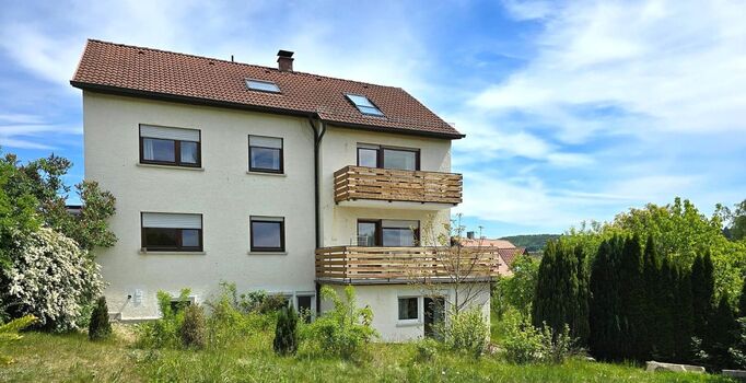 Haus mit großem Garten und Grill in Heidenheim