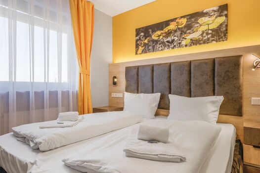 Hotel | EIGENE Küche | Parken | Neu | Smart TV Bild 1