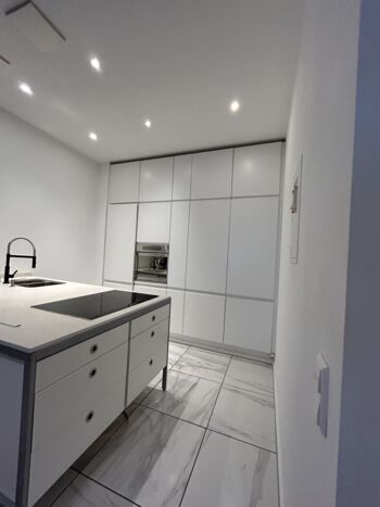 Top Wohnung in Karlsruhe Zentrum–voll möbliert, Balkon, WLAN