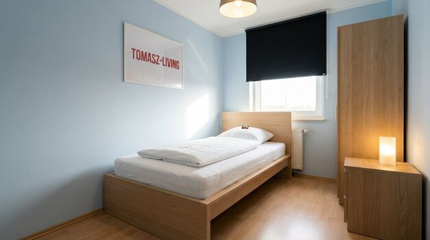 GK48 / TOMASZ-LIVING in WALDFEUCHT - Große Zimmer + TV