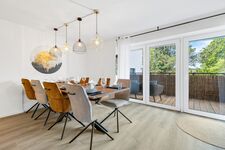 Essebreich mit Zugang zum Balkon