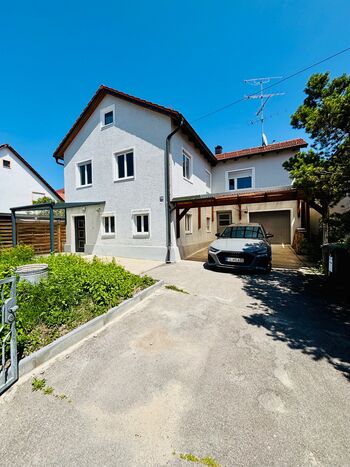 Vollausgestattetes Haus mit Terrasse und Parkplatz